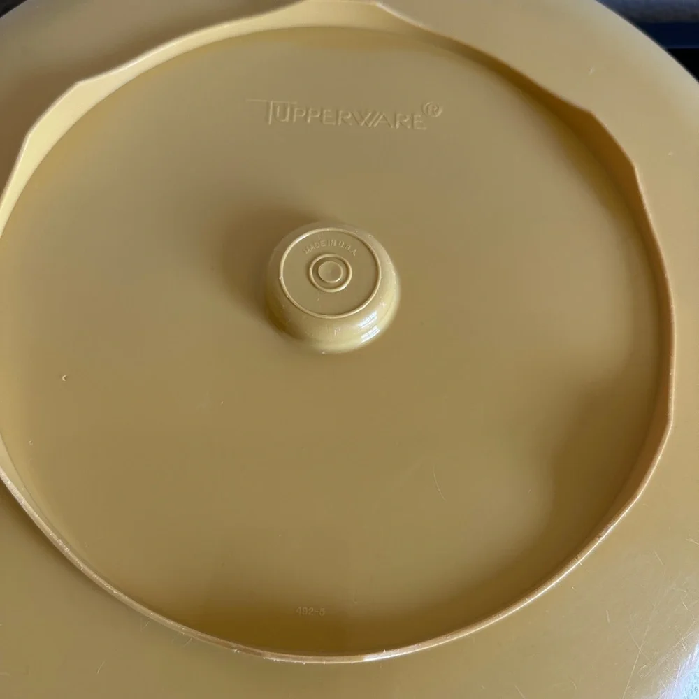 Tupperware Cream and Gold Chip and Dip Set Modern Design